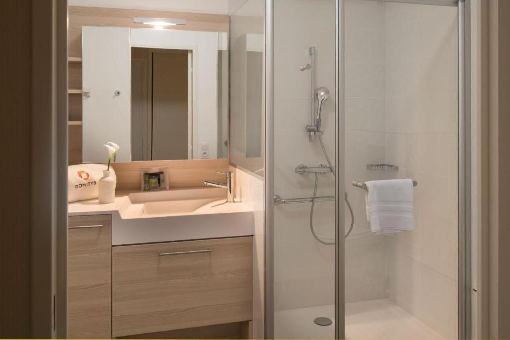 Domitys Le 225 Aparthotel Levallois-Perret Bagian luar foto
